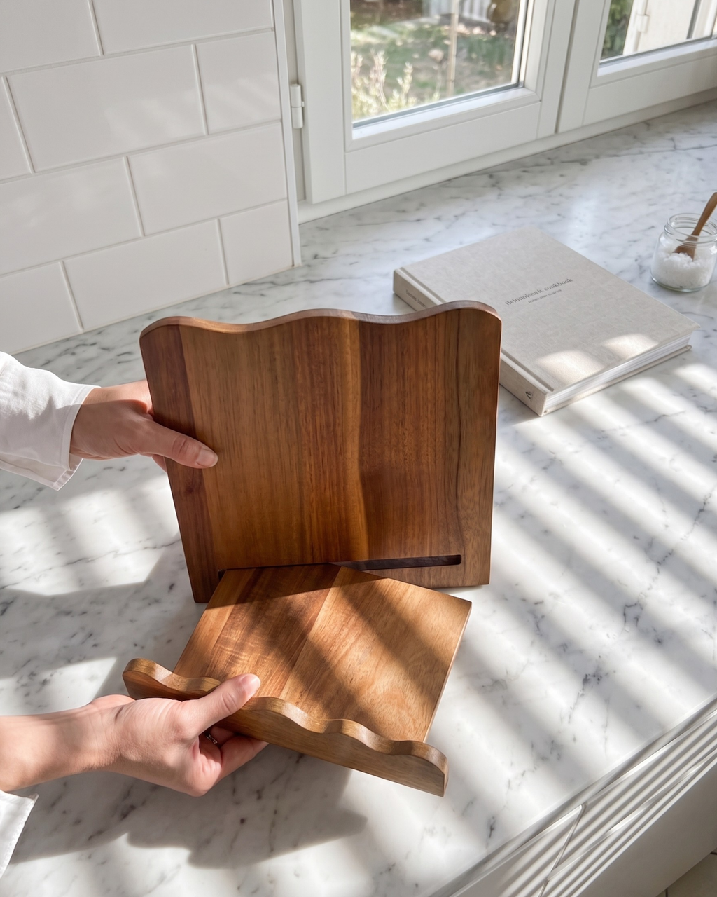 The Scalloped Cookbook Stand